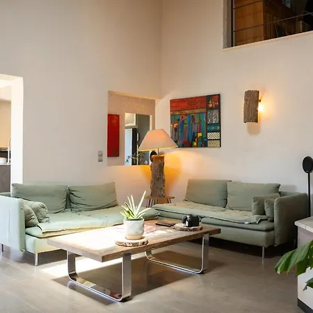Grande Maison 5 Avec Piscine A *