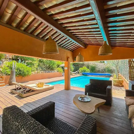 Grande Maison 5 Avec Piscine A Willa